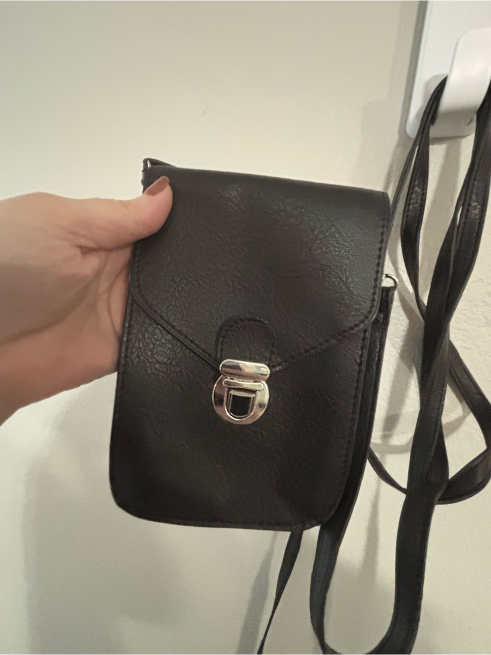 Classic Black Crossbody Phone Bag - Minimalist Women's Shoulder Purse